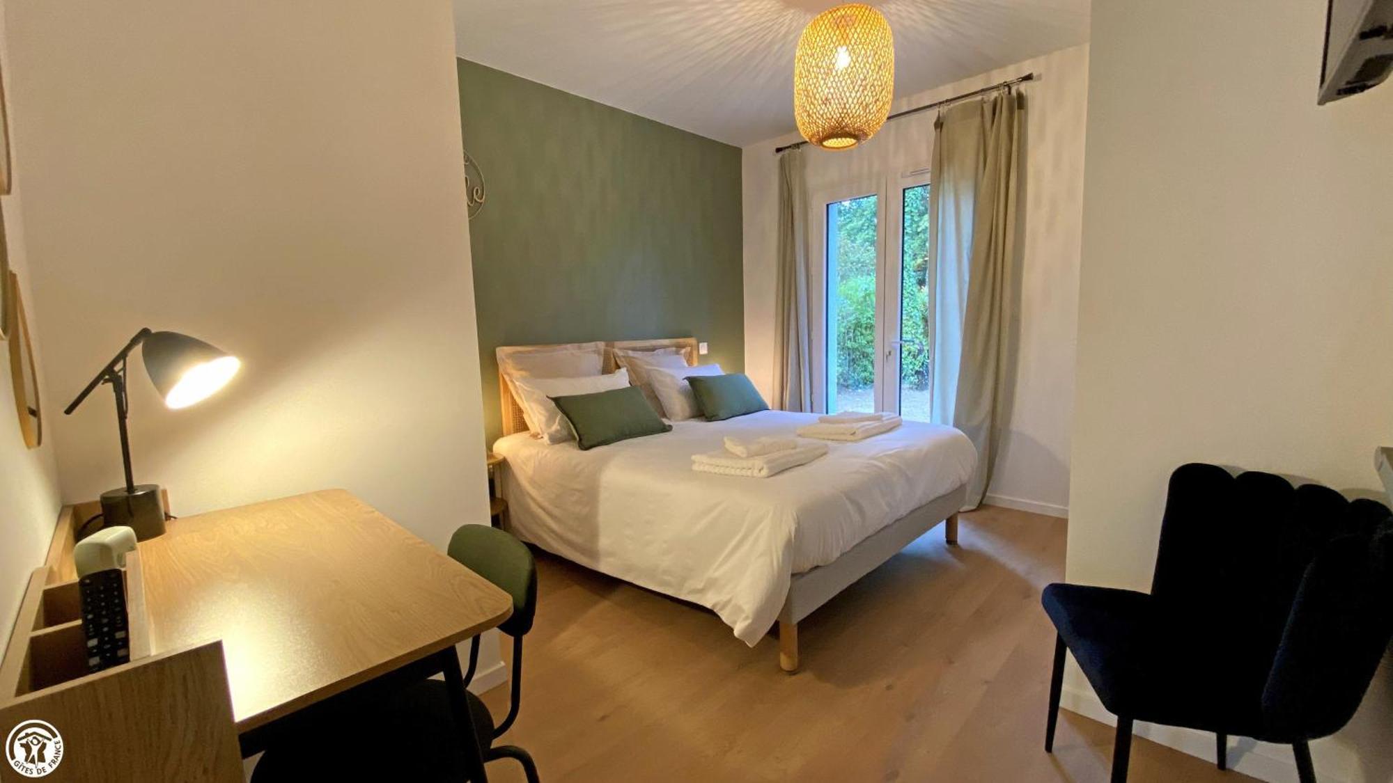 Breakislebed 3 Maisons Chu Limoges 外观 照片