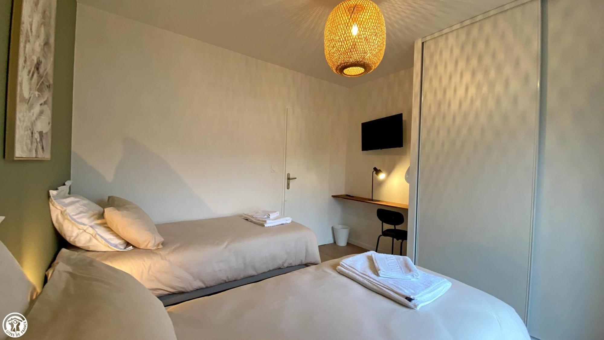 Breakislebed 3 Maisons Chu Limoges 外观 照片