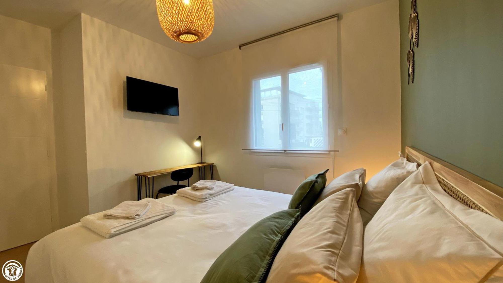 Breakislebed 3 Maisons Chu Limoges 外观 照片